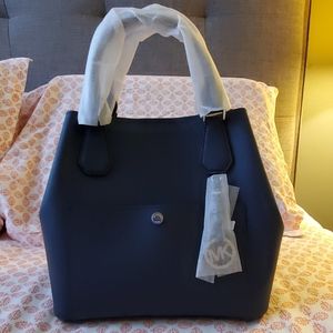 MICHAEL KORS Greenwich Grab Bag